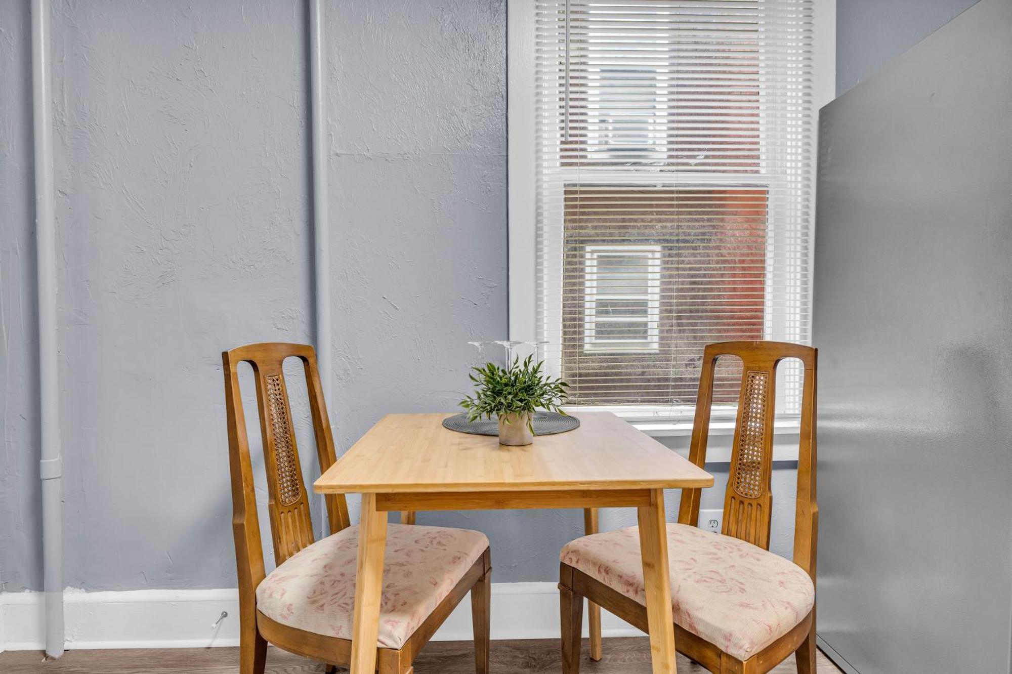 Historic Cozy Haven In Little Italy Daire Cleveland Dış mekan fotoğraf